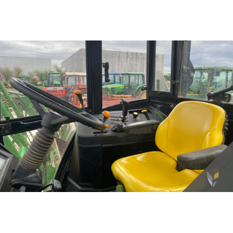 John Deere 6110